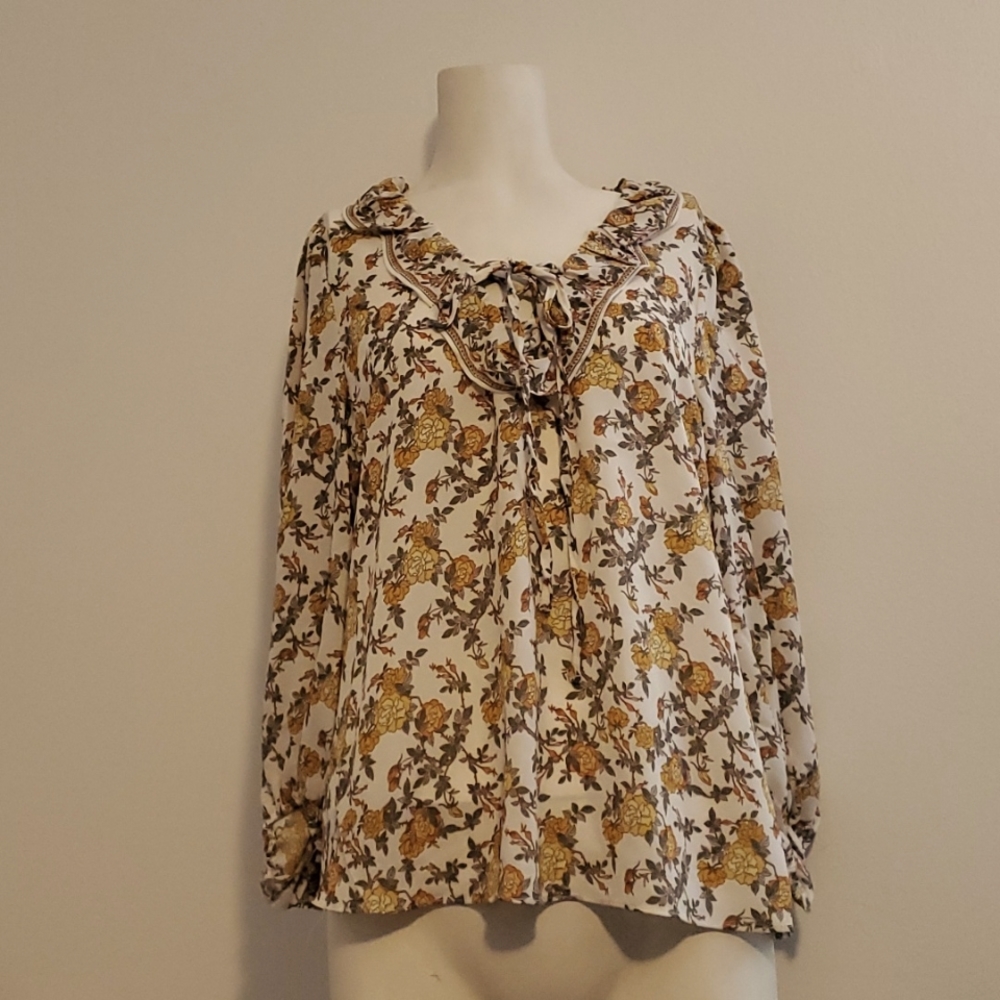 NWT Max Studio Floral Peasant Blouse